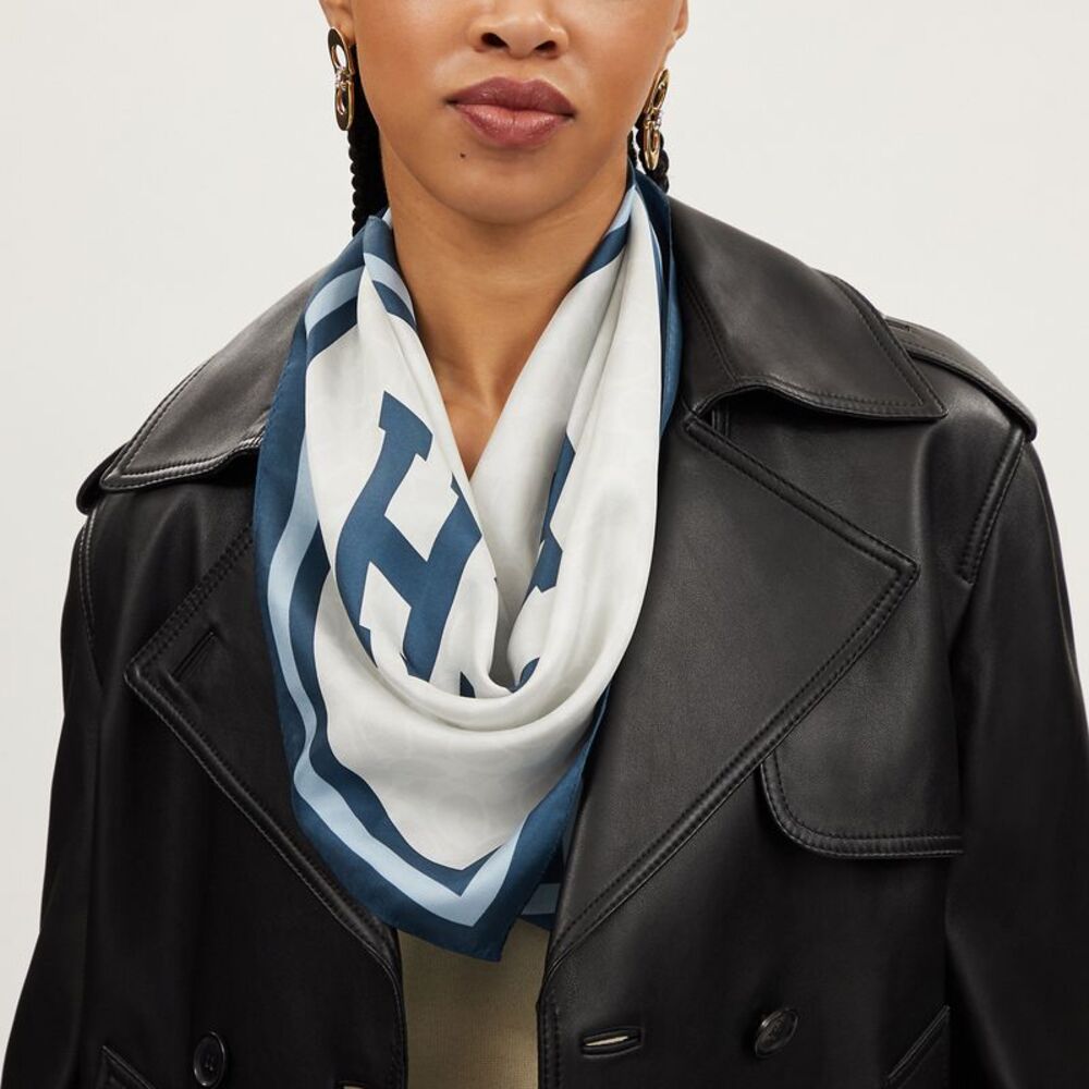 NWT Coach Outlet Coach 1941 Silk Bandana - Picture 2 of 3